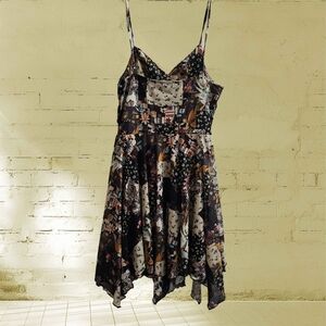4/$20 Handkerchief Hem Minidress Size L